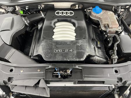 2004-Audi-A6-24-Auto_13