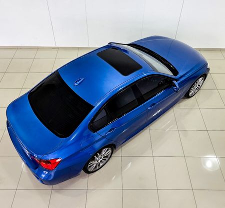 2013-BMW-3-Series-320i-M-Sport-Auto_3