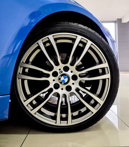 2013-BMW-3-Series-320i-M-Sport-Auto_4