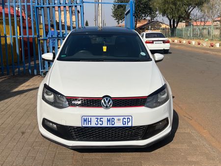 2014-Volkswagen-Polo-GTI-14-TSI-Auto_1