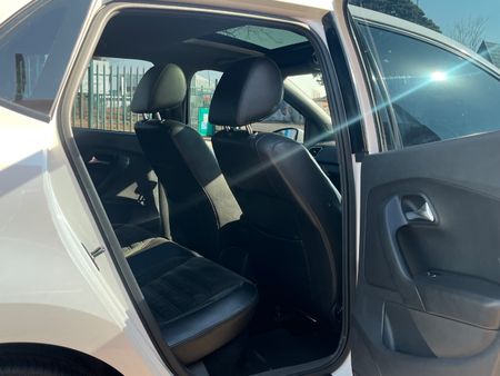 2014-Volkswagen-Polo-GTI-14-TSI-Auto_3