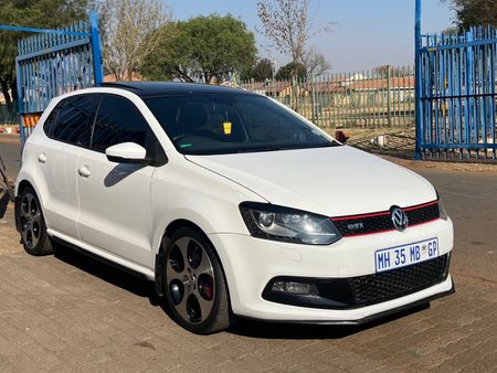 2014-Volkswagen-Polo-GTI-14-TSI-Auto_4