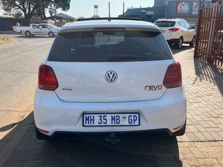 2014-Volkswagen-Polo-GTI-14-TSI-Auto_5