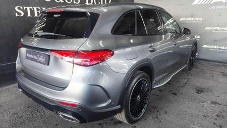 2023-Mercedes-Benz-GLC-300D-4Matic_11