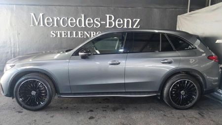 2023-Mercedes-Benz-GLC-300D-4Matic_3