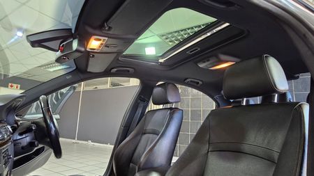 2011-BMW-3-Series-320i-E90-Auto-M-Sport_9