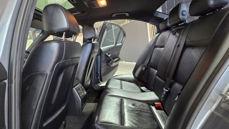 2011-BMW-3-Series-320i-E90-Auto-M-Sport_18