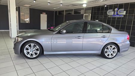 2011-BMW-3-Series-320i-E90-Auto-M-Sport_29