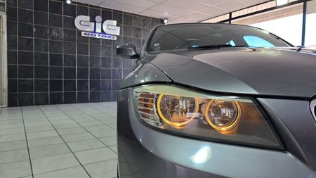 2011-BMW-3-Series-320i-E90-Auto-M-Sport_7