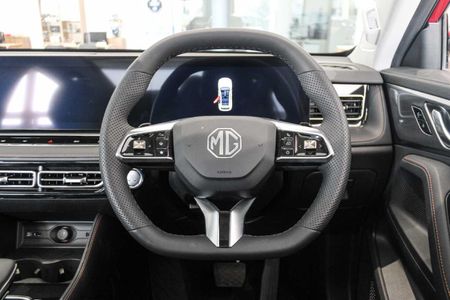 2026-MG-HS-20T-Lux-Auto_17