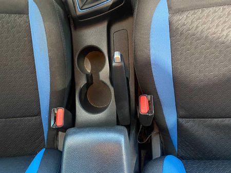 2021-Hyundai-i20-14-Active_12