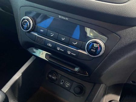 2021-Hyundai-i20-14-Active_15