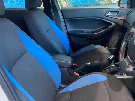 2021-Hyundai-i20-14-Active_7