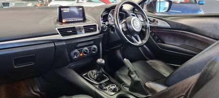 2019-Mazda-3-16-Dynamic_10