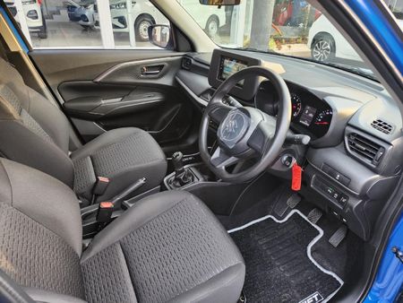2026-Suzuki-Swift-12-GL_10