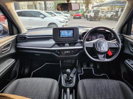 2026-Suzuki-Swift-12-GL_8