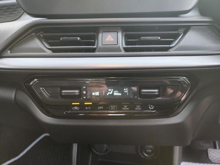 2026-Suzuki-Swift-12-GL-Auto_9
