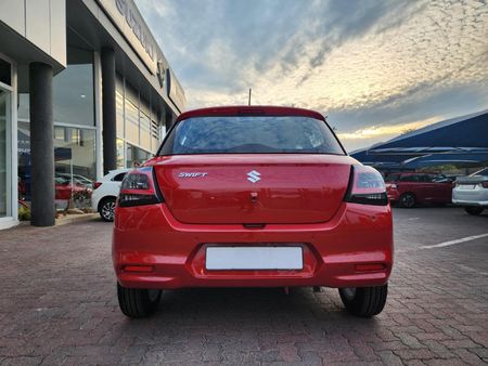 2026-Suzuki-Swift-12-GL-Auto_5