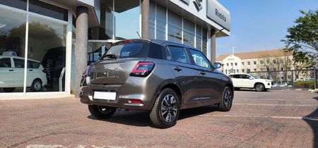 2026-Suzuki-Swift-12-GLX_6