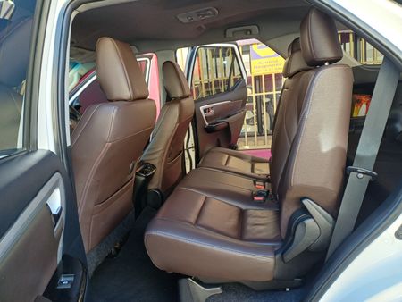 2018-Toyota-Fortuner-24-GD-6-4x4-Auto_9