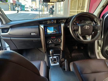 2018-Toyota-Fortuner-24-GD-6-4x4-Auto_10