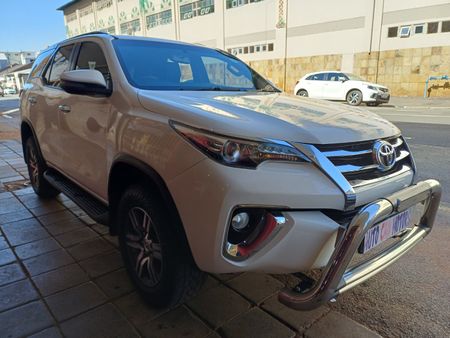 2018-Toyota-Fortuner-24-GD-6-4x4-Auto_2