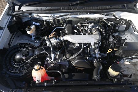 2011-Toyota-Hilux-25-D-4D-Single-Cab_7