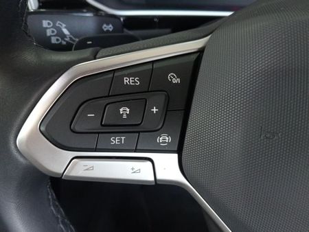2024-Volkswagen-T-Roc-20-TSI-4M-R-Line-Auto_11