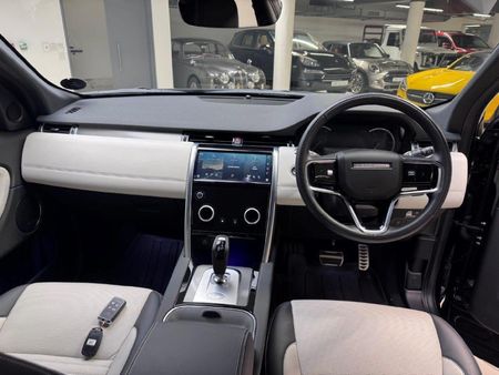2023-Land-Rover-Discovery-Sport-20D-HSE-R-Dynamic-D200_9