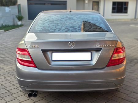 2010-Mercedes-Benz-C-Class-C180-kompressor_6