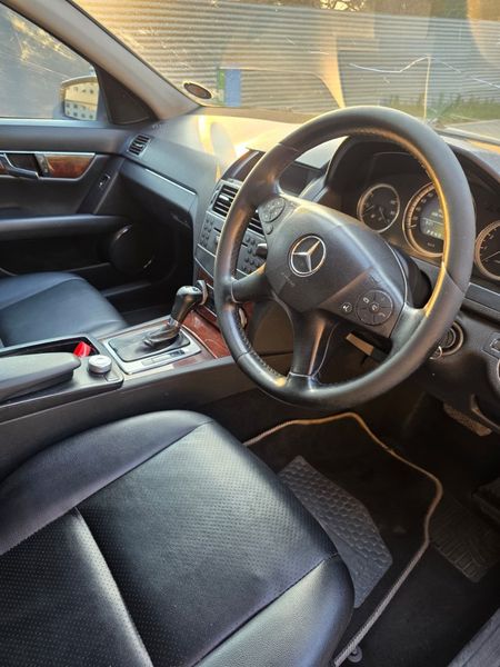 2010-Mercedes-Benz-C-Class-C180-kompressor_7