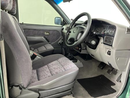 2001-Isuzu-KB-280-DT-LX-4x2-Double-Cab_9