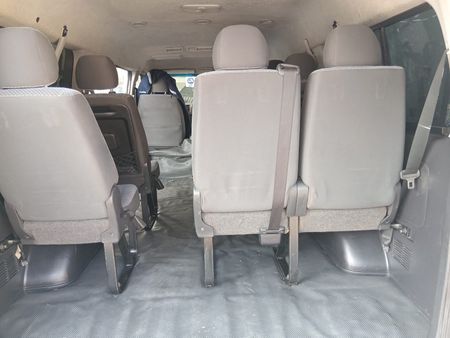 2014-Toyota-Quantum-25-D4D-Manual_17