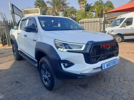 2025-Toyota-Hilux-24-GD-6-SRX-4x4-Auto-Double-Cab_0