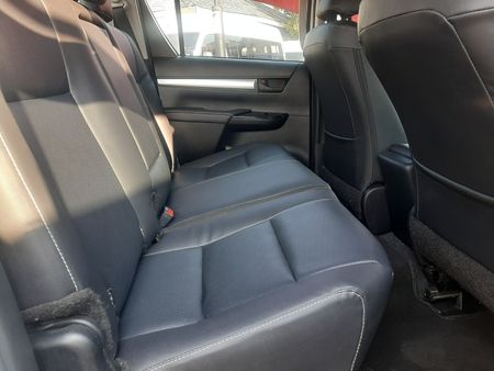 2025-Toyota-Hilux-24-GD-6-SRX-4x4-Auto-Double-Cab_9