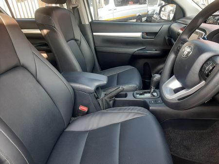 2025-Toyota-Hilux-24-GD-6-SRX-4x4-Auto-Double-Cab_12