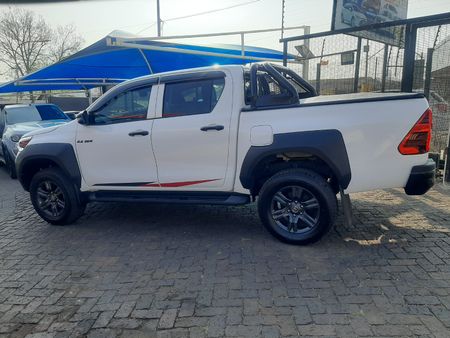 2025-Toyota-Hilux-24-GD-6-SRX-4x4-Auto-Double-Cab_3