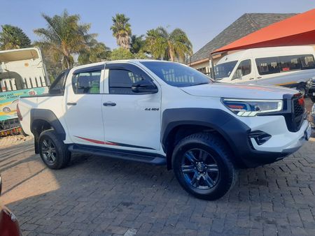 2025-Toyota-Hilux-24-GD-6-SRX-4x4-Auto-Double-Cab_4