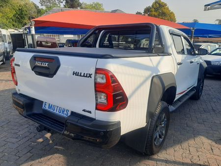 2025-Toyota-Hilux-24-GD-6-SRX-4x4-Auto-Double-Cab_5