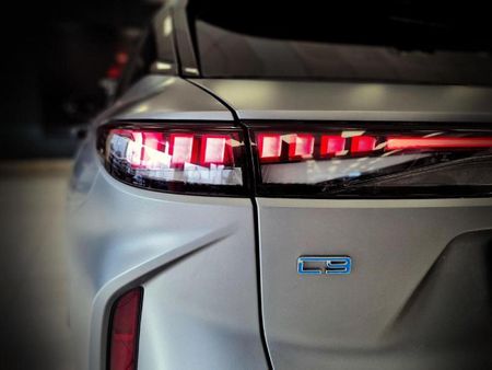 2026-Omoda-C9-20T-Explore-AWD_5