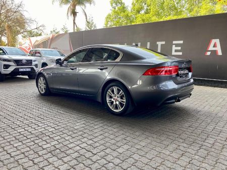 2015-Jaguar-XE-20-Prestige-Auto_3