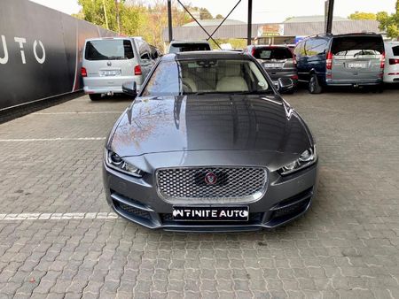 2015-Jaguar-XE-20-Prestige-Auto_7