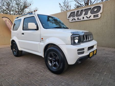 2009-Suzuki-Jimny-13_9