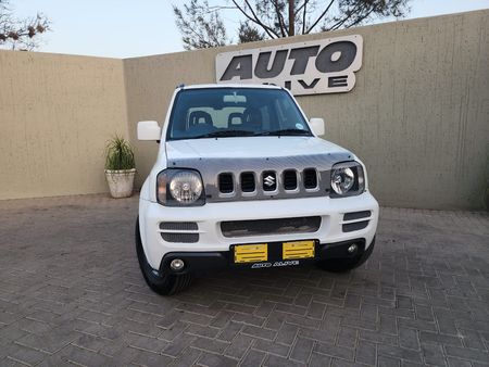 2009-Suzuki-Jimny-13_10