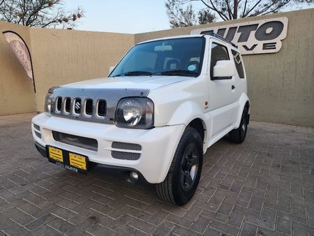 2009-Suzuki-Jimny-13_11