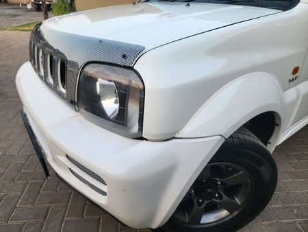 2009-Suzuki-Jimny-13_13