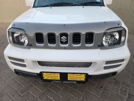 2009-Suzuki-Jimny-13_15