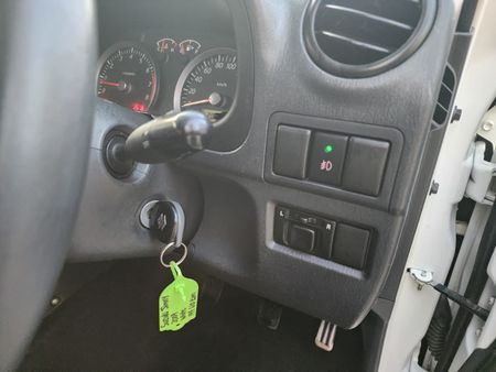 2009-Suzuki-Jimny-13_37
