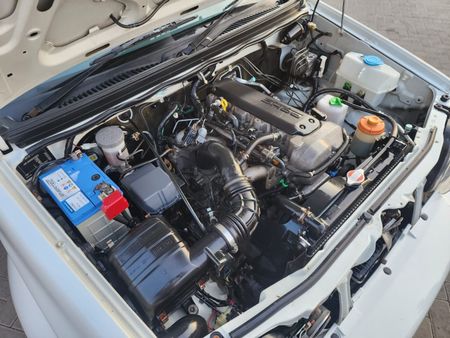 2009-Suzuki-Jimny-13_50