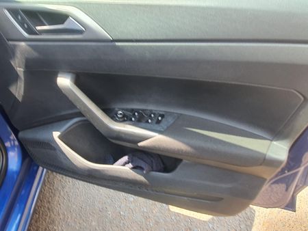 2018-Volkswagen-Polo-10-Tsi_9